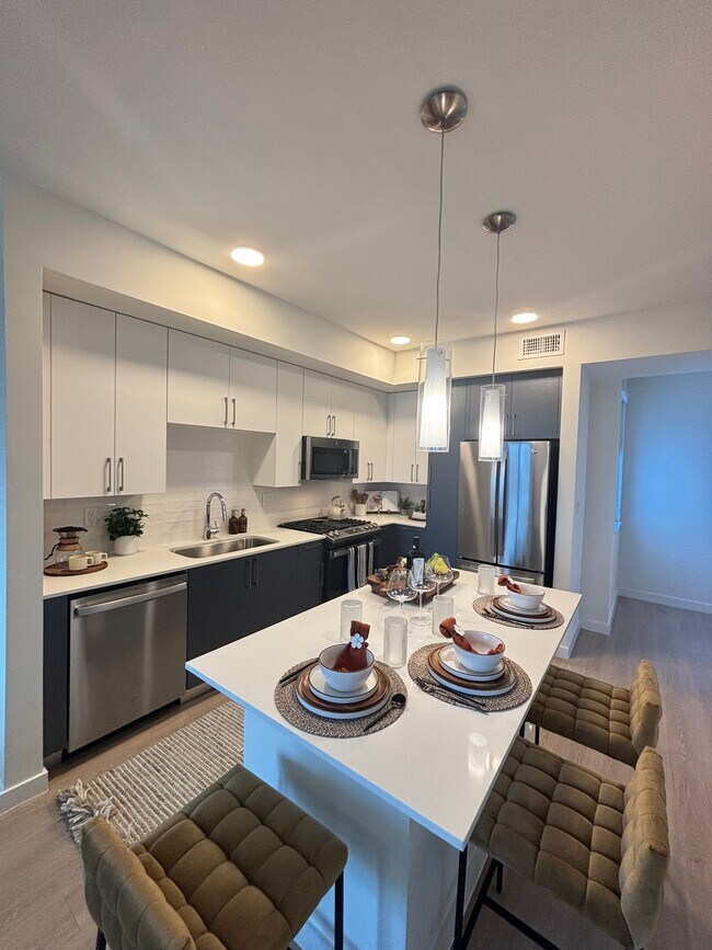 2385 NE 194th St unit D7, Miami, FL 33180 - photo 4