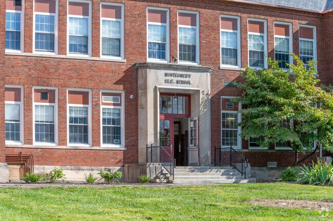 Montgomery Elementary School receives a B rating from Niche.