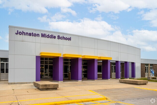 Johnston Middle School is located in the Northwest Johnston neighborhood of Johnston, IA.