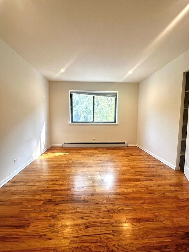 6954 N Sheridan Rd unit 203, Chicago, IL 60626 - photo 6