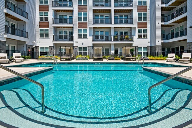 Everleigh Vernon Hills 55+ Active Adult Apartments, Vernon Hills, IL 60061 - photo 4