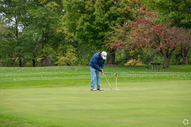 Shoaff Parks 18 hole golf course is a short drive away from Parkview.