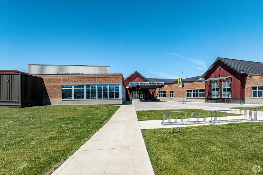 Hellsgate Middle School is located right next to Hellsgate Elemtentary School.