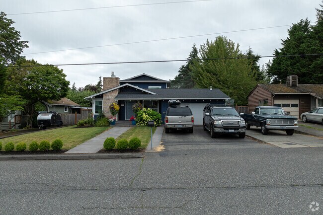 Silver Beach homes away from the lake trend on the smaller side.