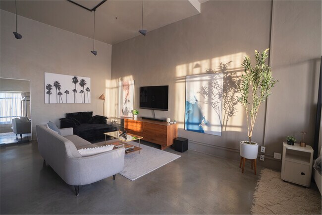 Eastern Columbia Lofts unit 1204, Los Angeles, CA 90014 - photo 4