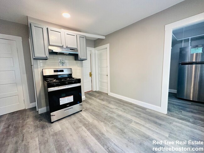 6 Mortimer Place unit 1, Somerville, MA 02145 - photo 4