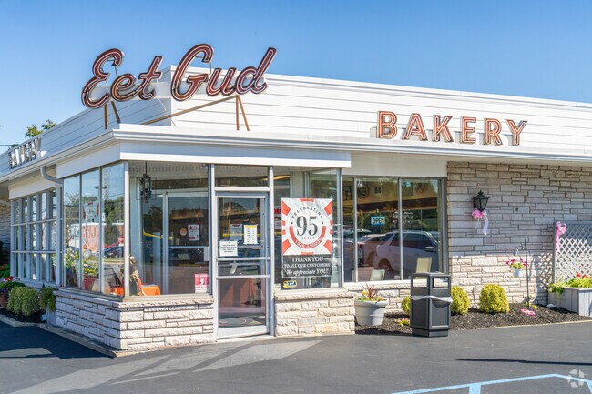 The Hutchinson Mills community loves the fresh-baked items at Eet Gud Bakery.