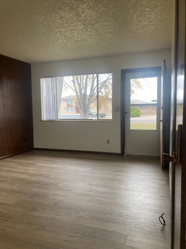 1831 E 16th St, Loveland, CO 80538 - photo 2