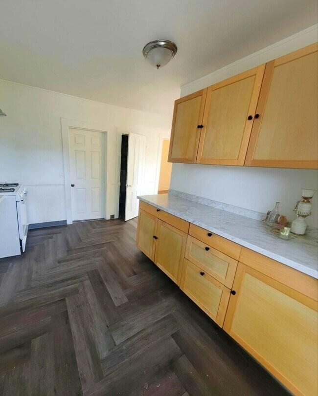 29 125th St unit 2, Troy, NY 12182 - photo 6