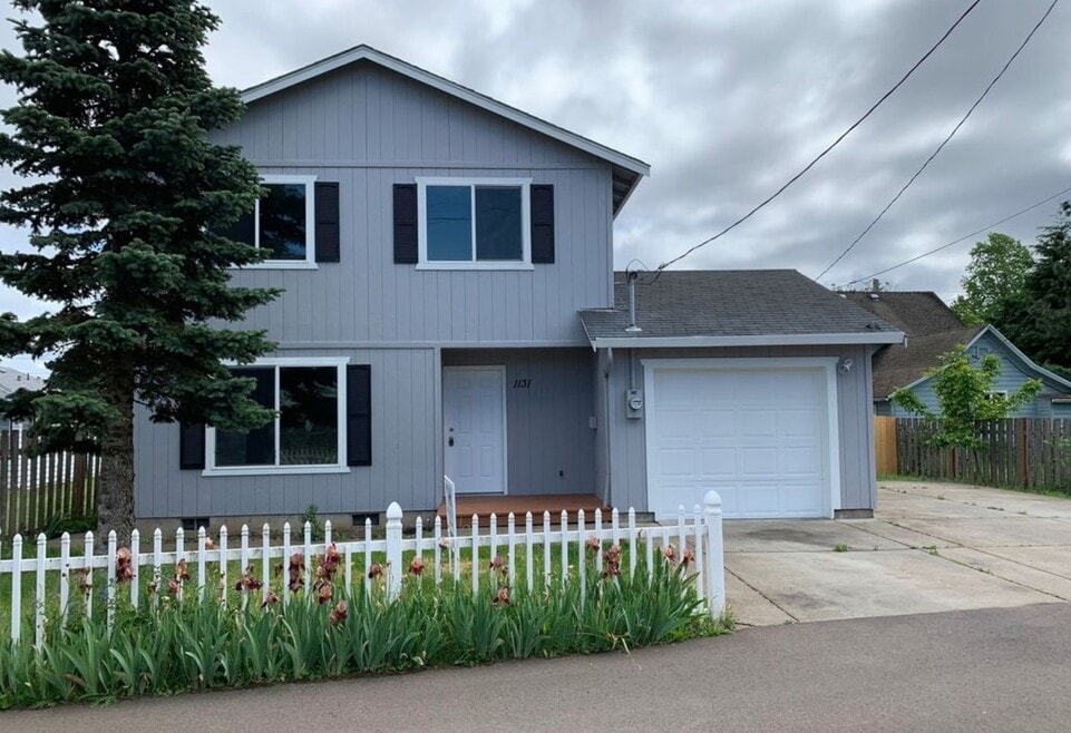 1131 2nd St NW, Salem, OR 97304 - photo 1