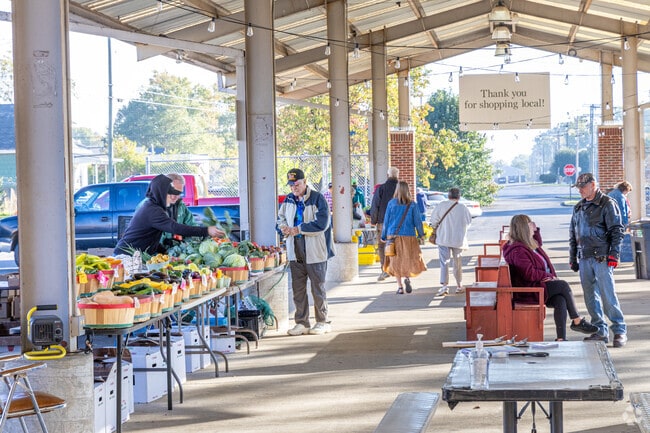 There's a seasonal outdoor market at The Wild Ramp in West Huntington, WV
