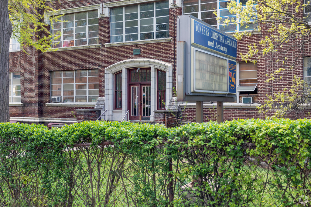 Getty Square: Yonkers Christian Academy: Private School in Yonkers