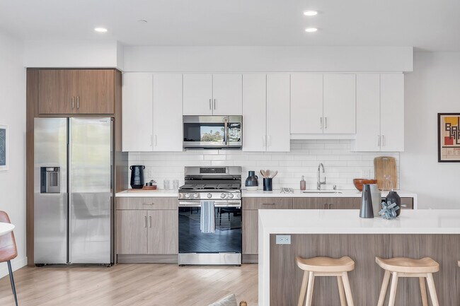 Solari Silver Lake, Los Angeles, CA 90026 - photo 2