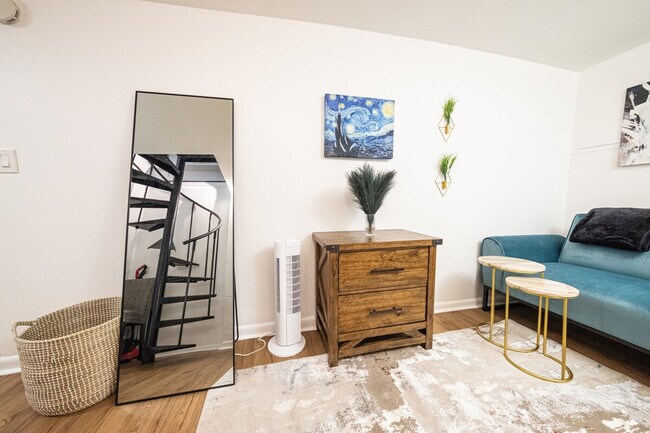 328 E 74th St unit ID1031991P, New York, NY 10021 - photo 2