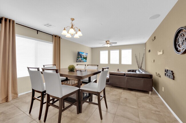 7605 Finishing Touch Ct unit House, Las Vegas, NV 89149 - photo 7