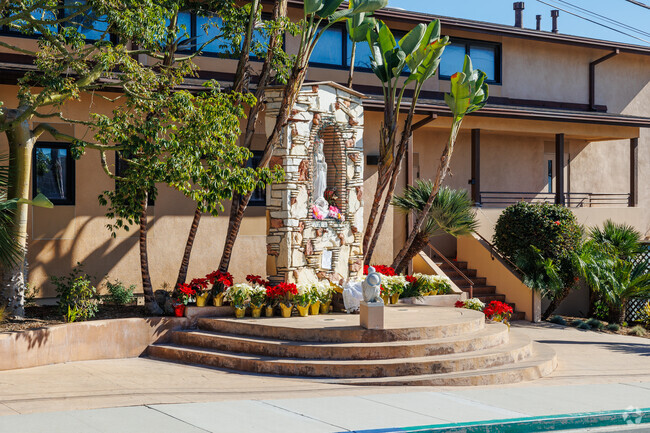Our Lady of Guadalupe School in Hermosa Beach, CA has a student to teacher ratio of 24:1.