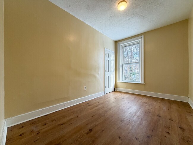 256 Davenport Ave unit 2nd Floor, New Haven, CT 06519 - photo 5