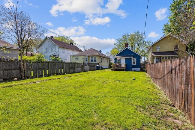 60 Schultz Ave, Columbus, OH 43222 - photo 2