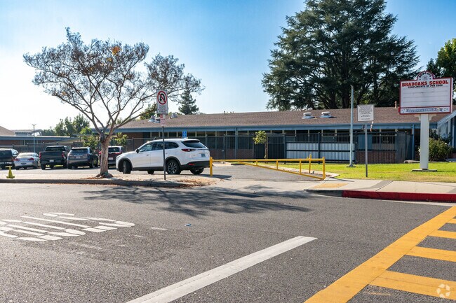 Bradoaks Elementary School serves grades Kindergarten to fifth grade.