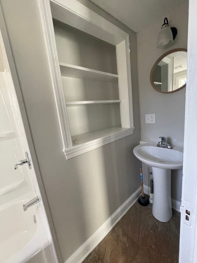 221 W King St unit 1, Strasburg, VA 22657 - photo 5