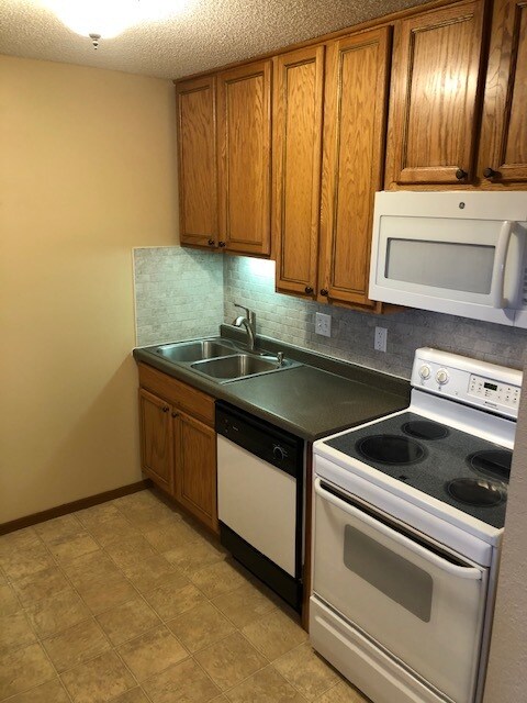 Tower Place Condominiums unit 310, Prior Lake, MN 55372 - photo 6