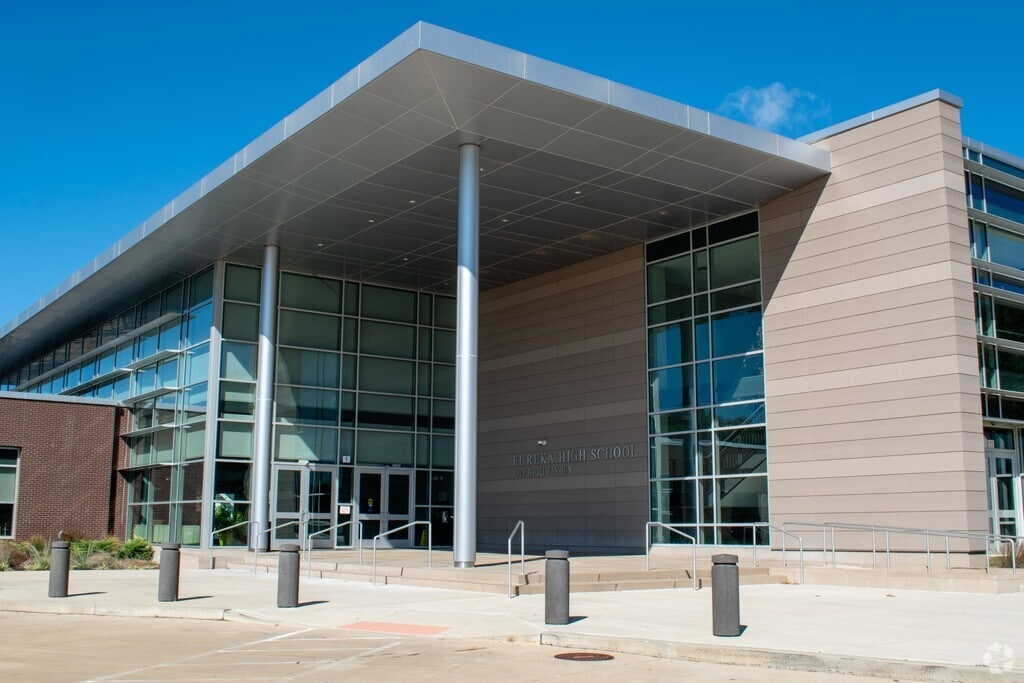 Eureka Sr. High School serves students in the Eureka community.