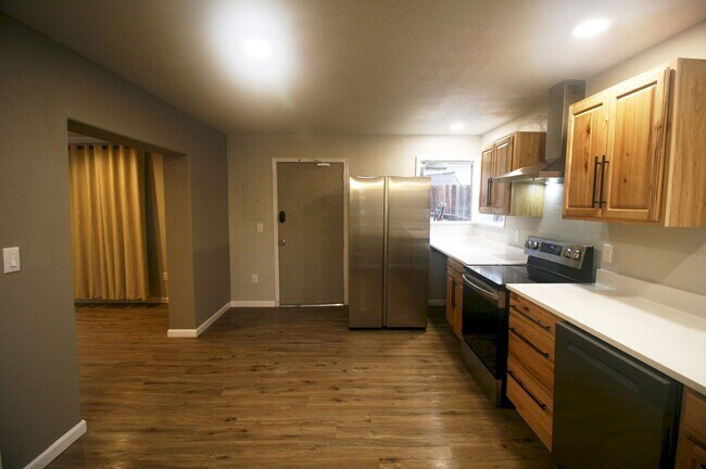 1515 SE Mill St unit 2, Roseburg, OR 97470 - photo 7