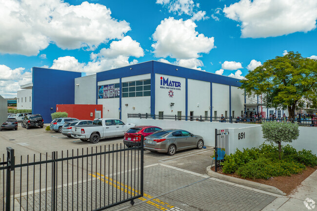 iMater Preparatory Academy High School is the school of choice among many residents of Hialeah.