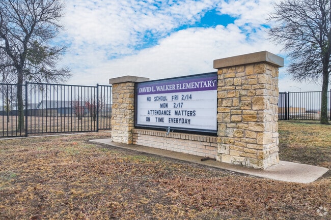 GreatSchools gives David L Walker Intermediate School an 11:1 student-to-teacher ratio.