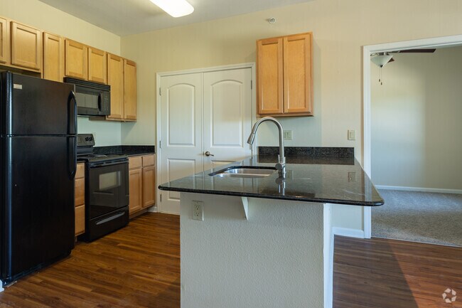 Copper View Apartments, Champaign, IL 61821 - photo 2