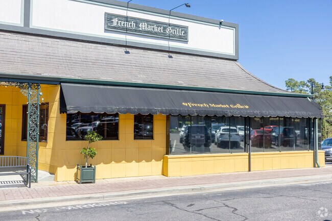 Experience French Market Grille in a casual setting with an enclosed patio.