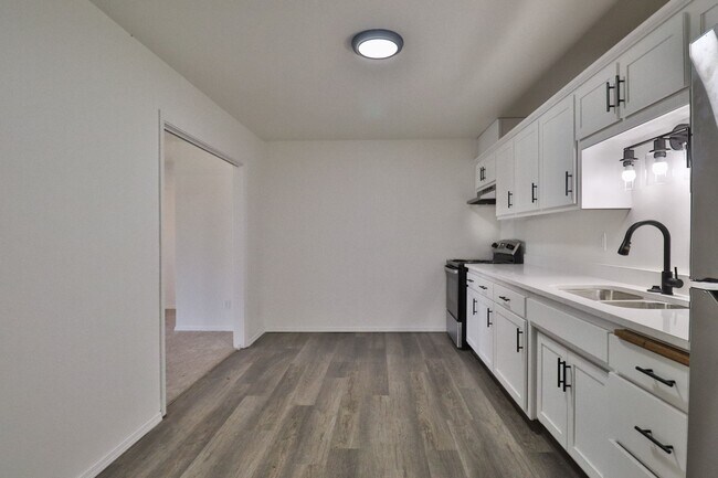 Crow's Nest Apartments, de Pere, WI 54115 - photo 2