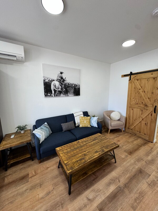 257 S E St unit 257 unit 1, Lakeview, OR 97630 - photo 2