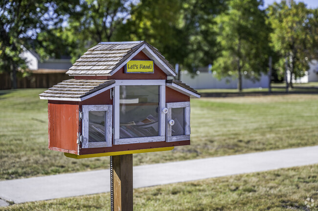 You will find a Little Free Library close to the neighborhood of Arbor Glen.