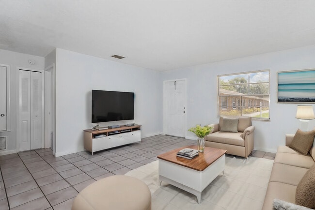 3221 Pershing St, Kissimmee, FL 34741 - photo 4