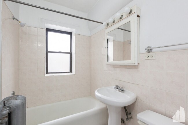 1160 N Dearborn St unit 214, Chicago, IL 60610 - photo 7