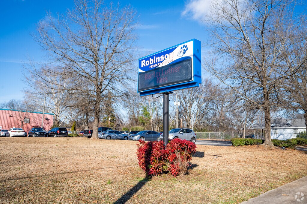 Robinson Elementary School teaches kids to do their best.