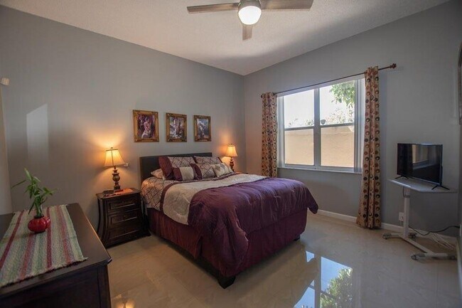 608 Lake Wellington Dr, Wellington, FL 33414 - photo 4