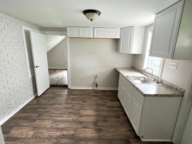 130 Zewe Aly, Duquesne, PA 15110 - photo 4