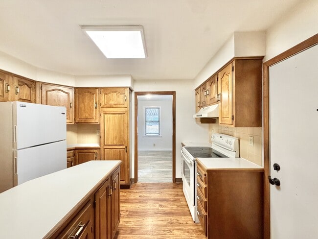 2041 Gorton St, Beloit, WI 53511 - photo 4