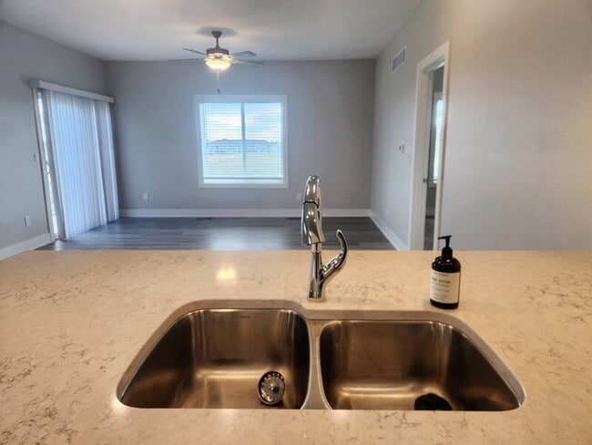 2728 Yordi Dr, Norwalk, IA 50211 - photo 5