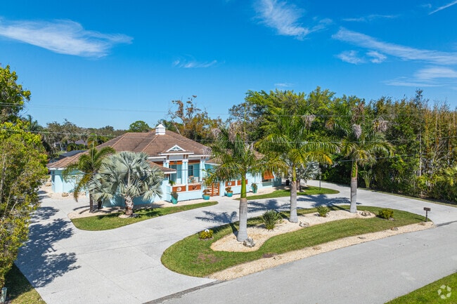 Old Forest Lakes features five-bedroom estates, often listed between $1–$2 million.