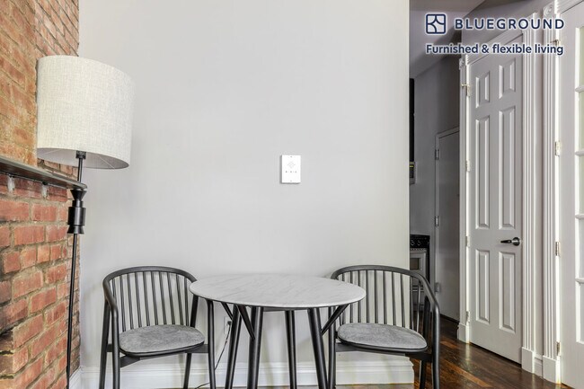 562 Hudson St unit FL2-ID1888, New York, NY 10014 - photo 4