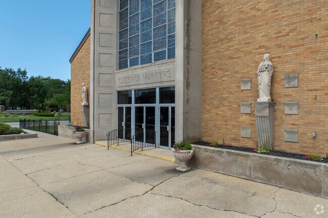 Queen of Martyrs Catholic School has a student-teacher ratio of 15 to 1.