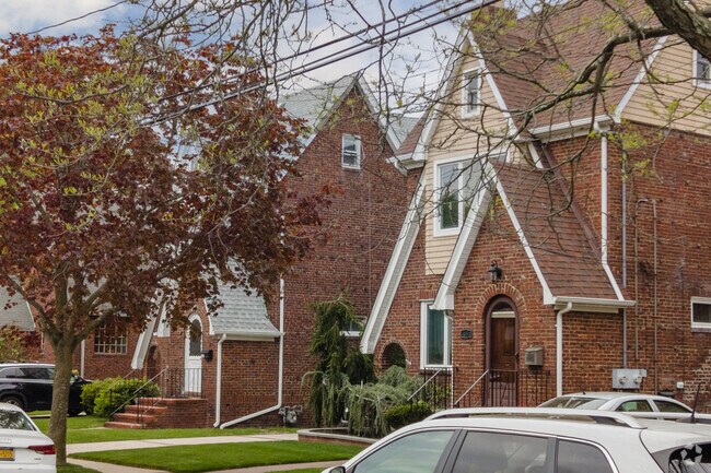 Tudor Houses are an option for for moving to Williston Park.