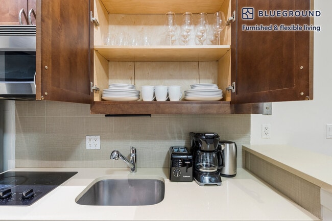488 7th Ave unit FL3-ID2168, New York, NY 10018 - photo 5