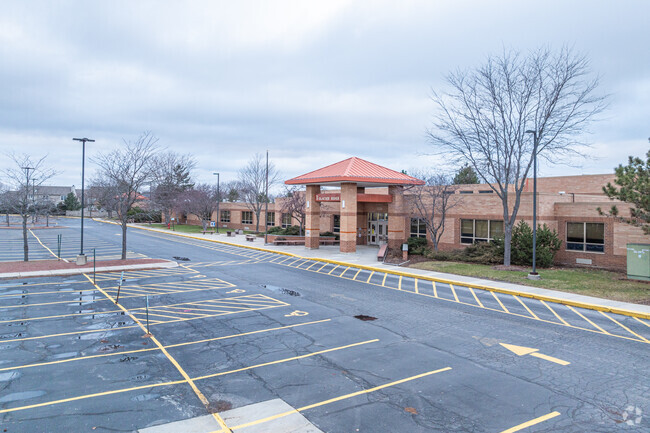 Glacier Ridge Elementary School has a student-teacher ratio of 11 to 1.