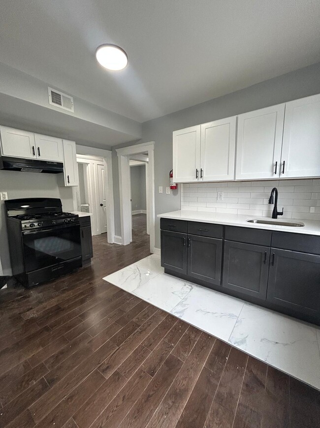59 Grumman Ave, Newark, NJ 07112