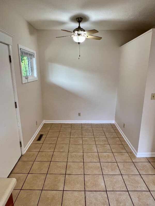 1823 Hutchins Ave unit 1, Rockford, IL 61104 - photo 5