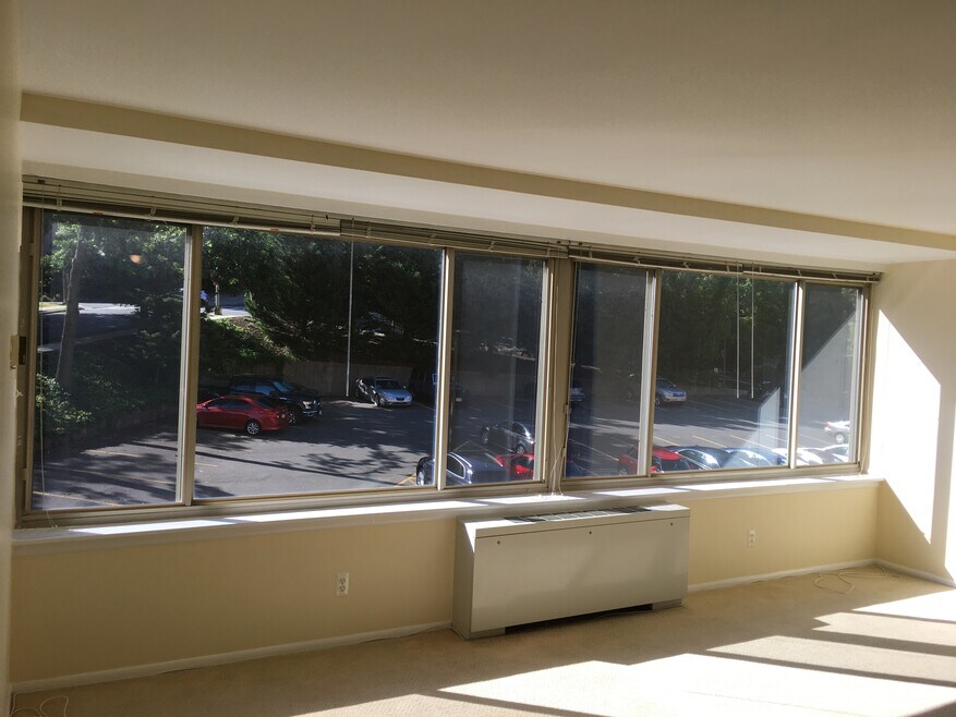 Taft Towers unit 309, Arlington, VA 22201 - photo 1